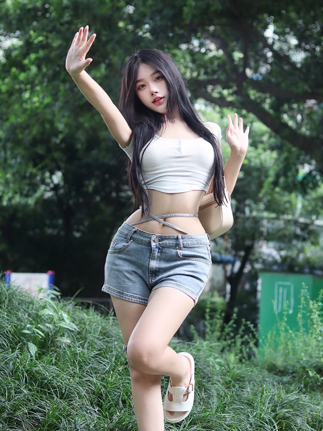 毕业当天就捡了个总裁