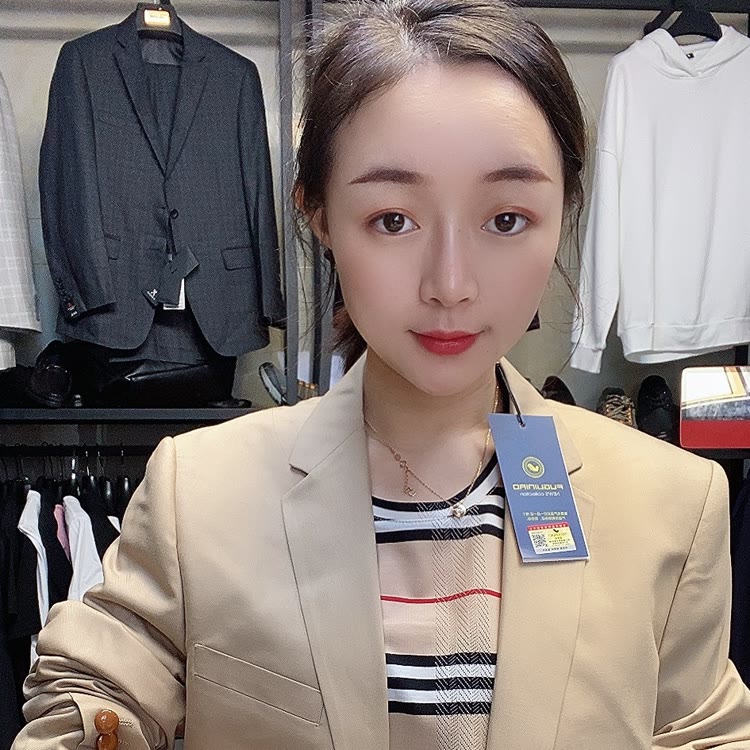 主小雨一大牌男装