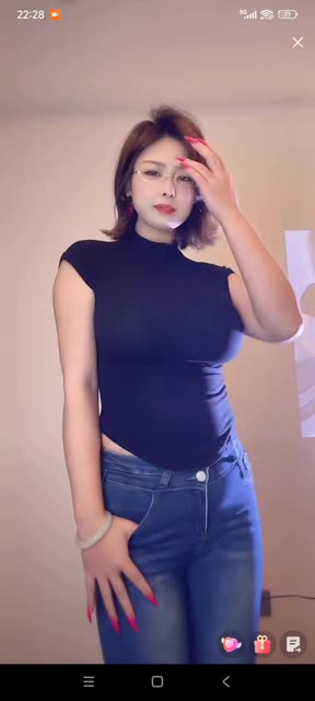 #微胖女人是极品 #微胖女人最可爱 #美臀蜜桃臀  #热舞小姐姐